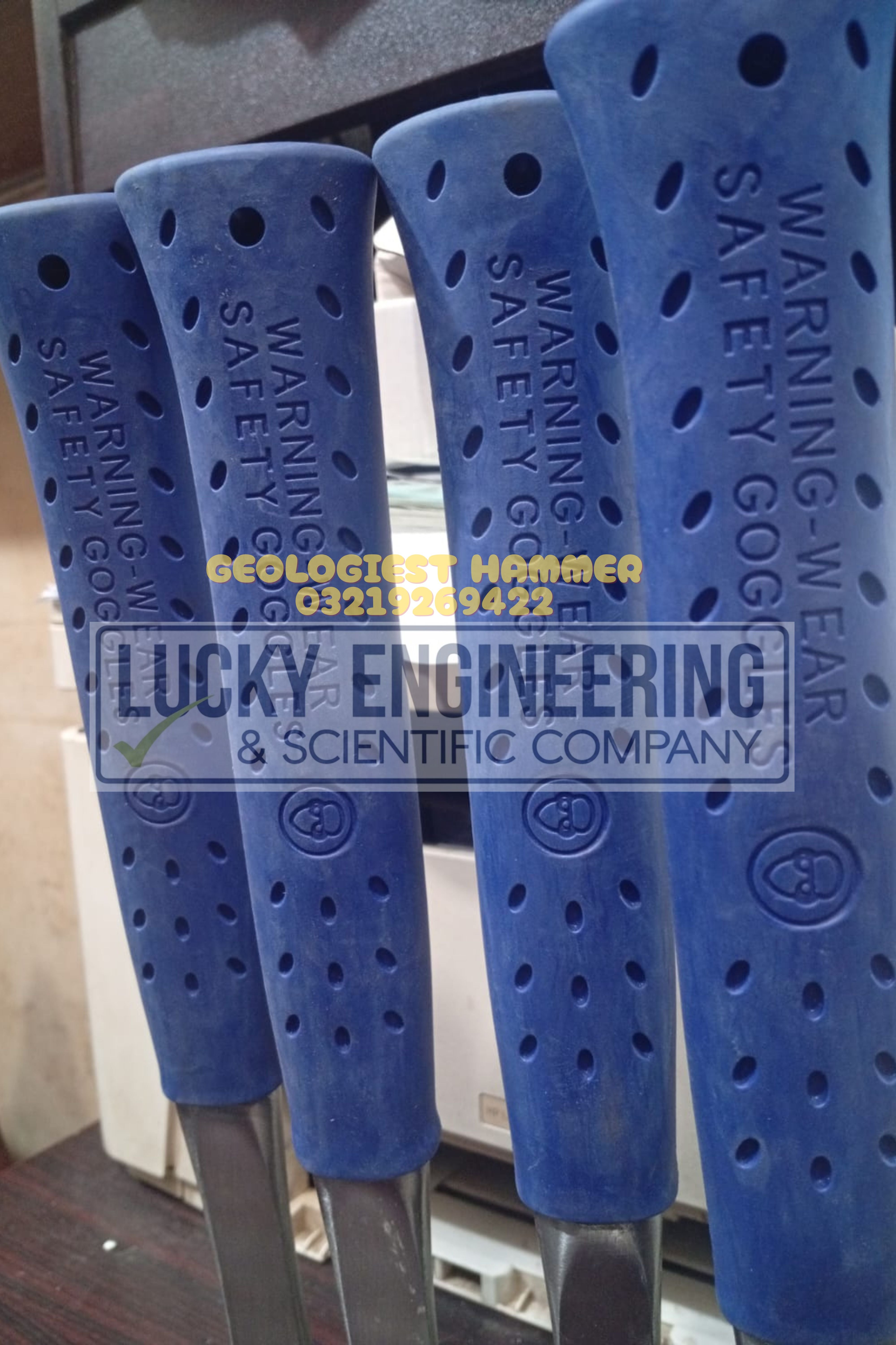 Geologist Hammer Made in China Tell: 03219269422