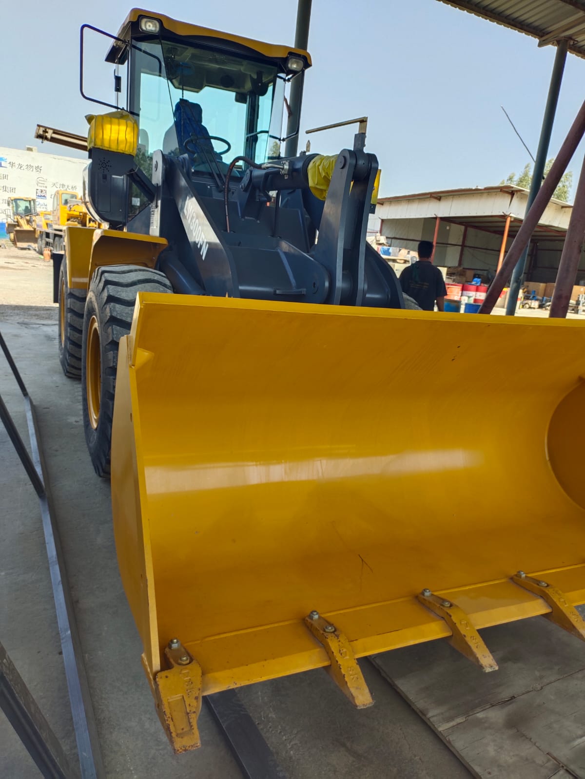 WHEEL LOADER- Pakistan Tell: 03219269422
