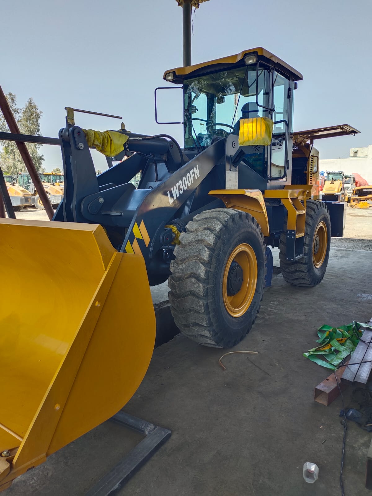 WHEEL LOADER- Pakistan Tell: 03219269422