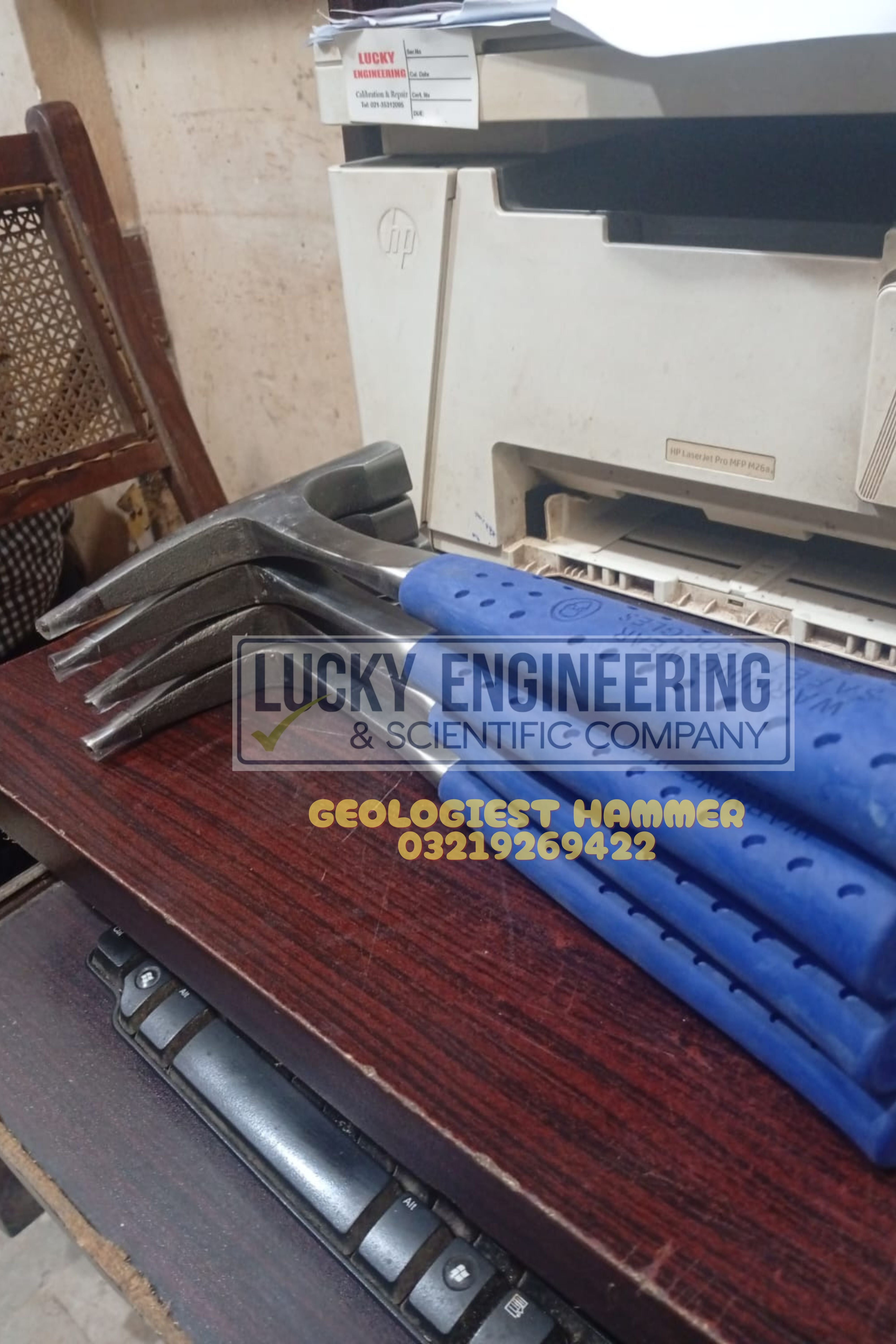 Geologist Hammer Made in China Tell: 03219269422