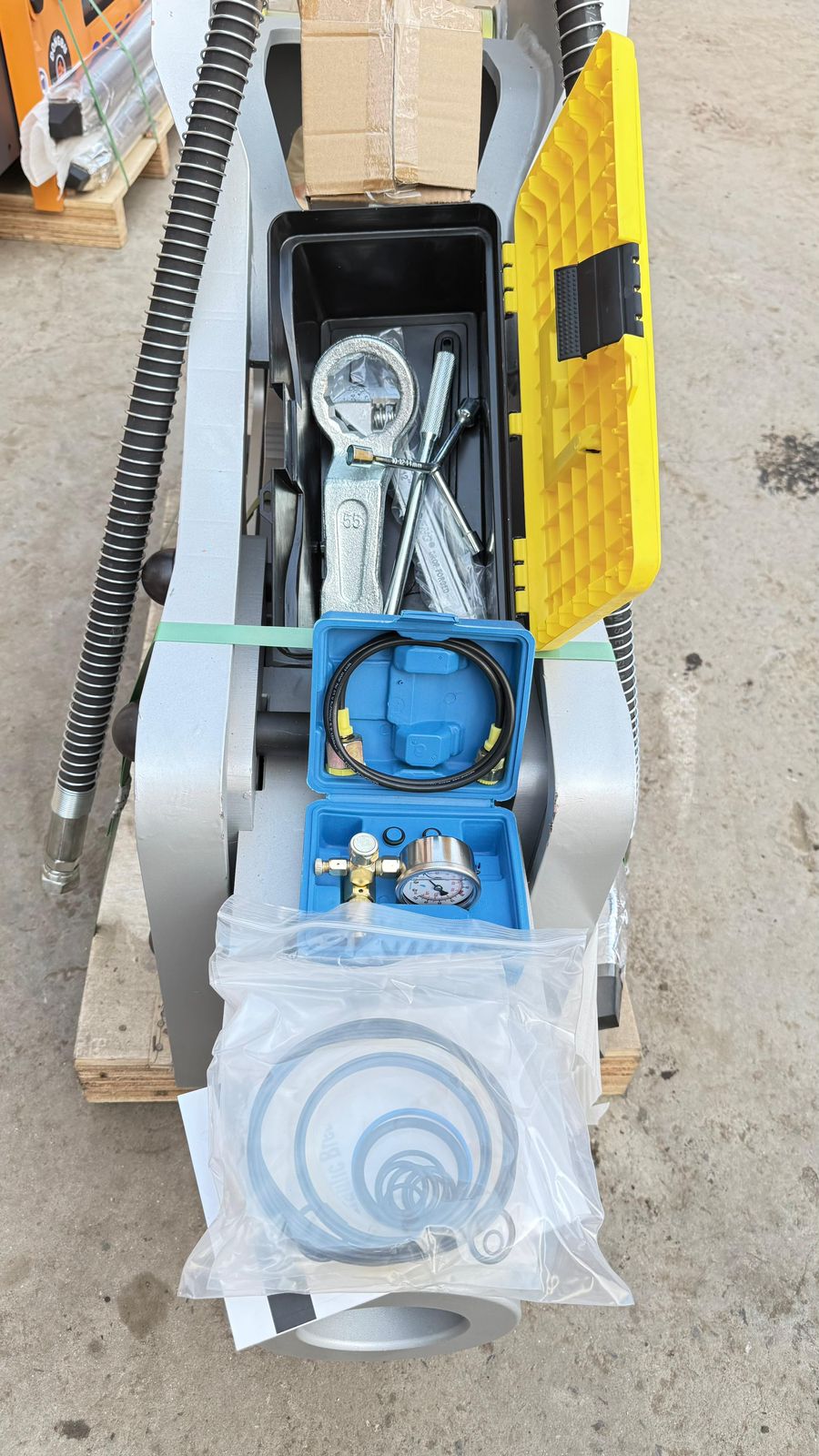 Excavator Hammer - Tell: 03219269422
