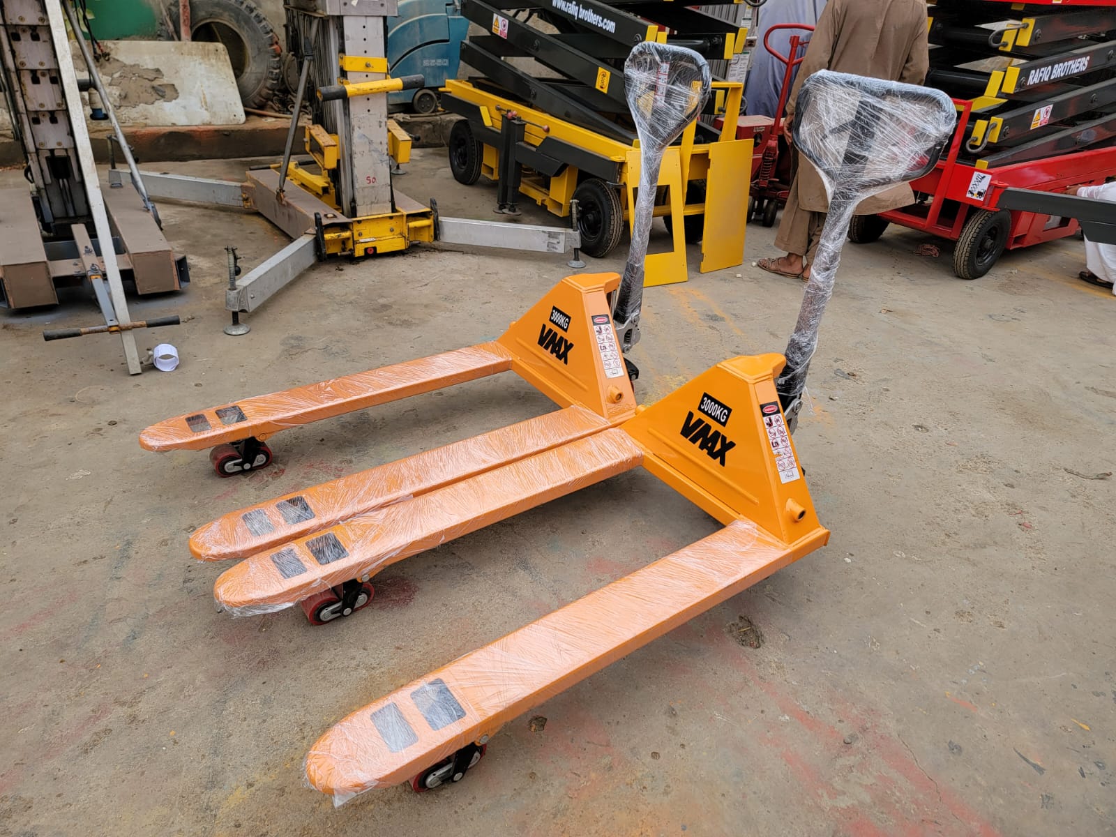 3000 Kg Brand New Hand Pallet Trucks- Tell: 03219269422