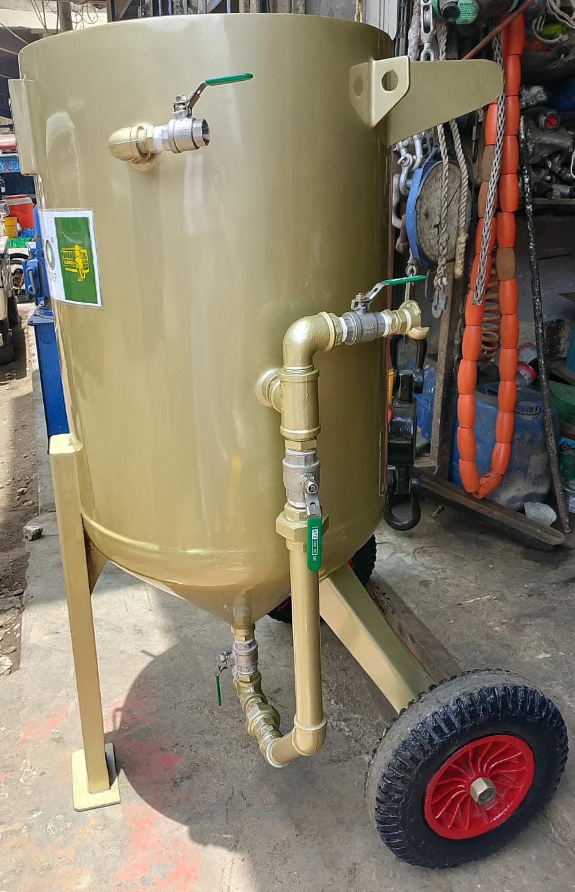 CLEMCO ( U.S.A) SAND BLASTING MACHINE, TANK CAPACITY 300 LITER