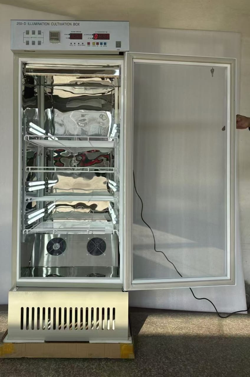 Plant Growth Chamber- Pakistan Tell: 03219269422