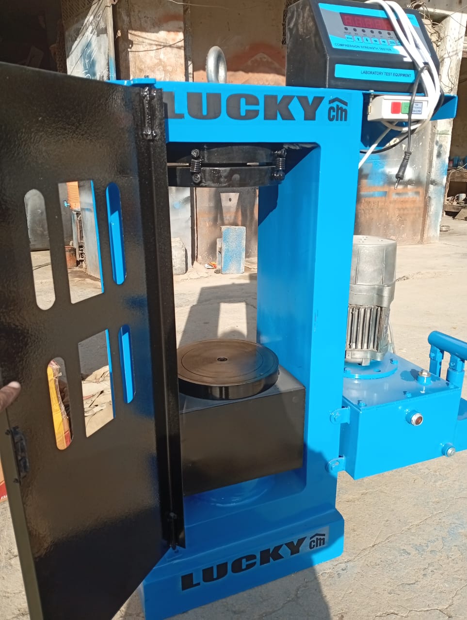 1500 Kn - Digital Compression Testing Machine Tell: 03219269422