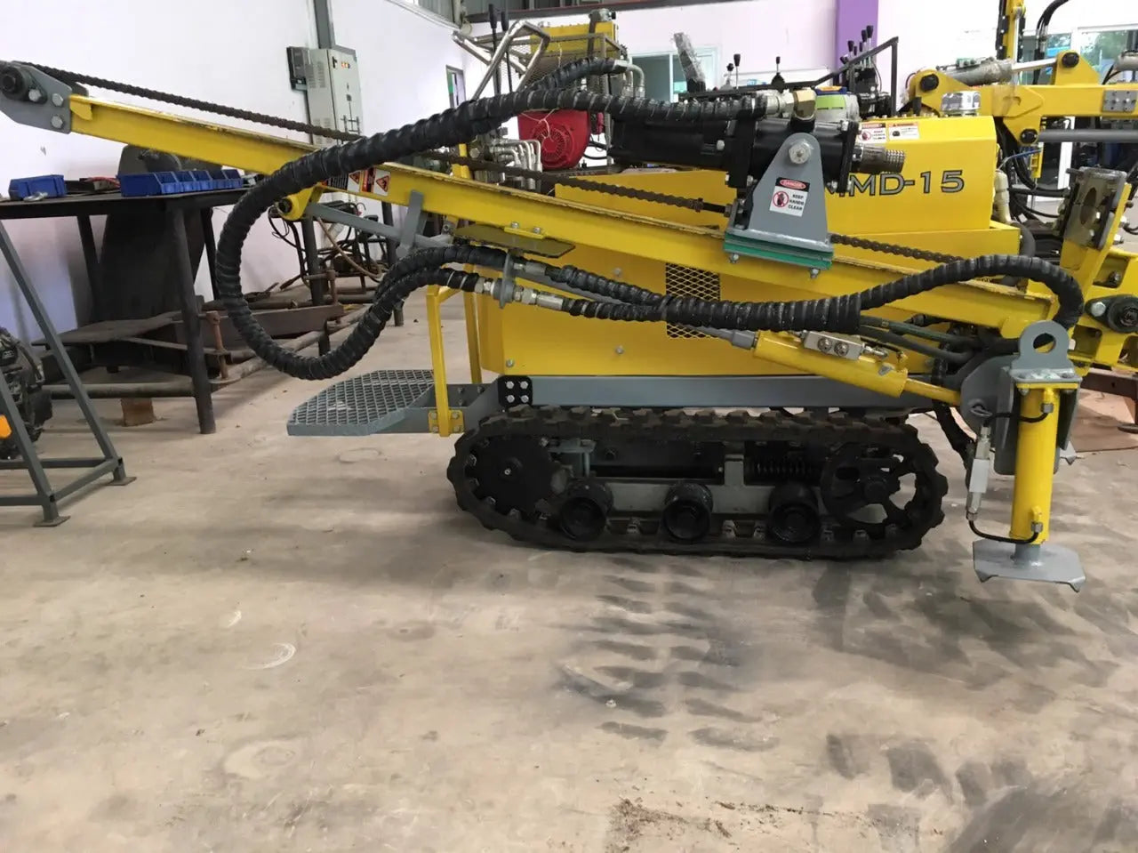 Pak 24 Rig ROCK DRILL RIG MACHINE MODEL MMD-15-PAKISTAN – Lucky Engineering
