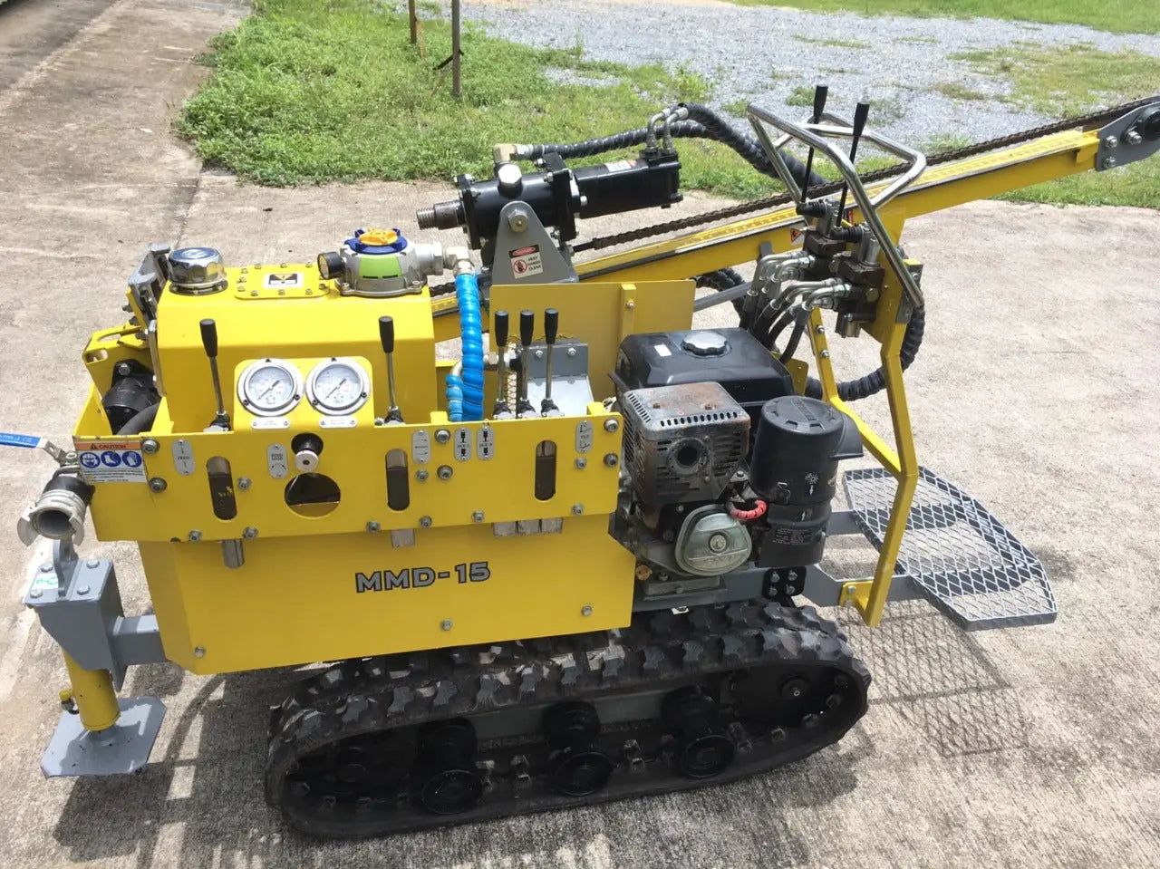 Pak 24 Rig ROCK DRILL RIG MACHINE MODEL MMD-15-PAKISTAN – Lucky Engineering