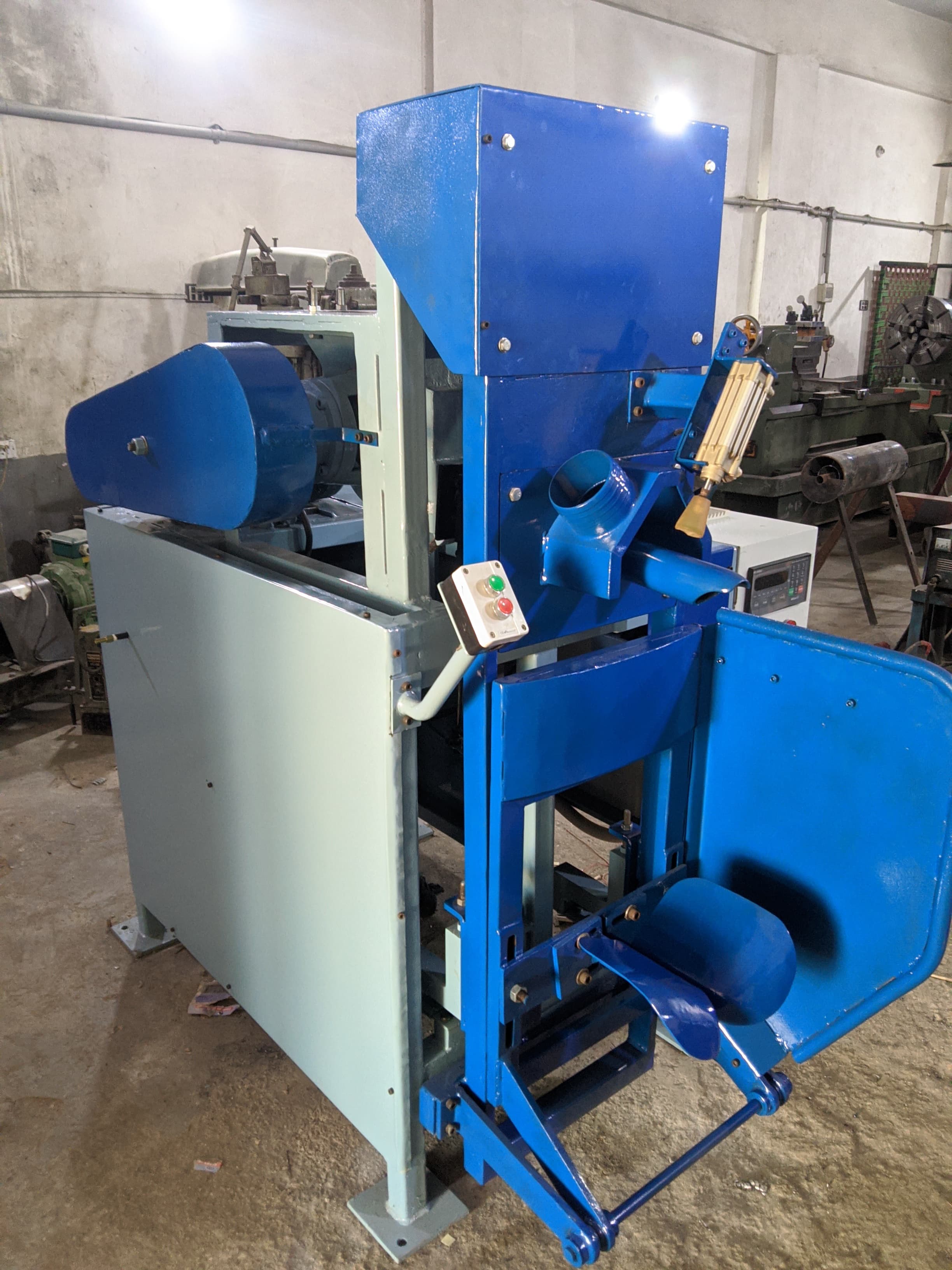 Cement valve bag filler machine for accurate powder packaging
