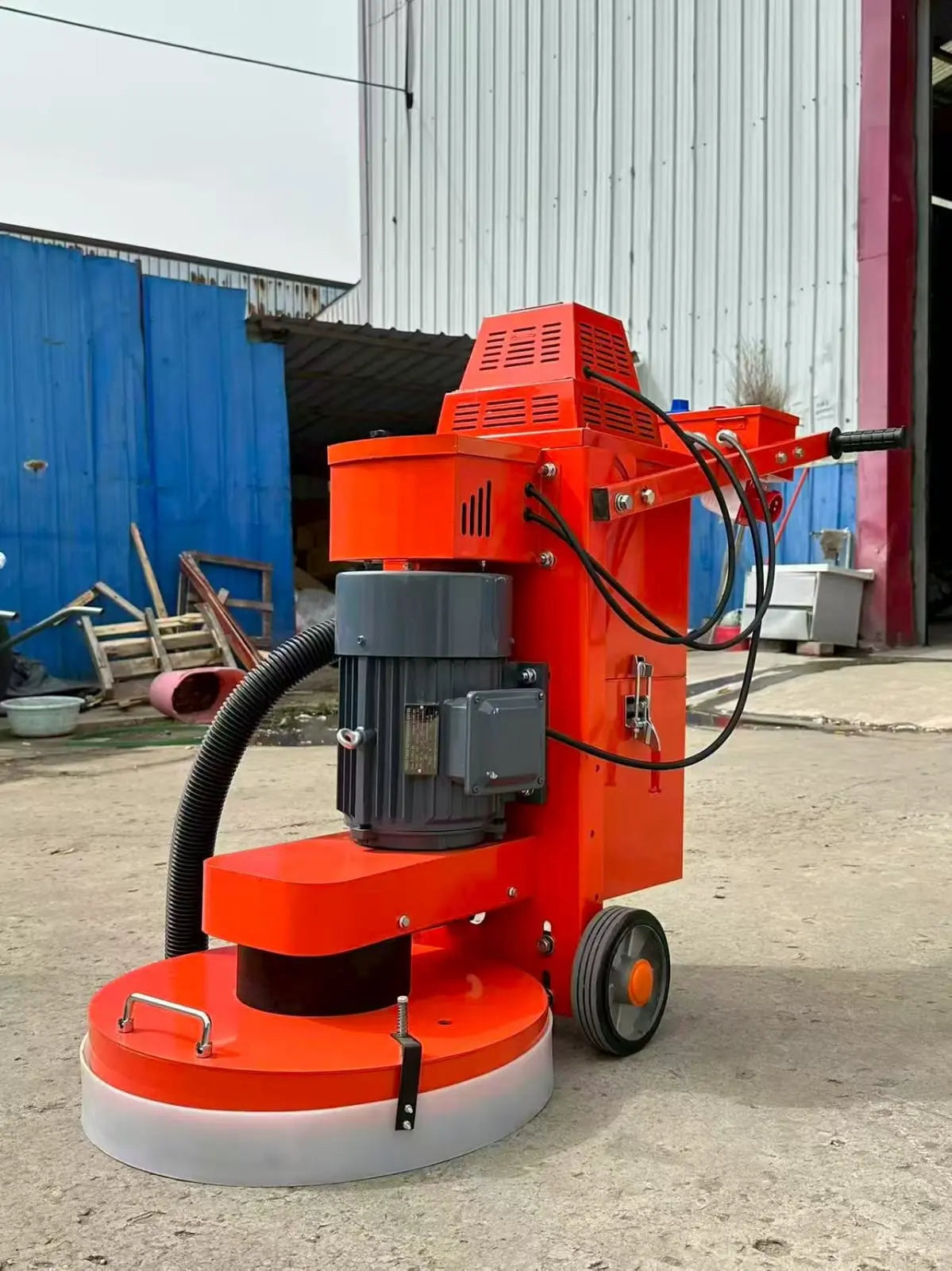 Concrete polishing and grinding machine close view