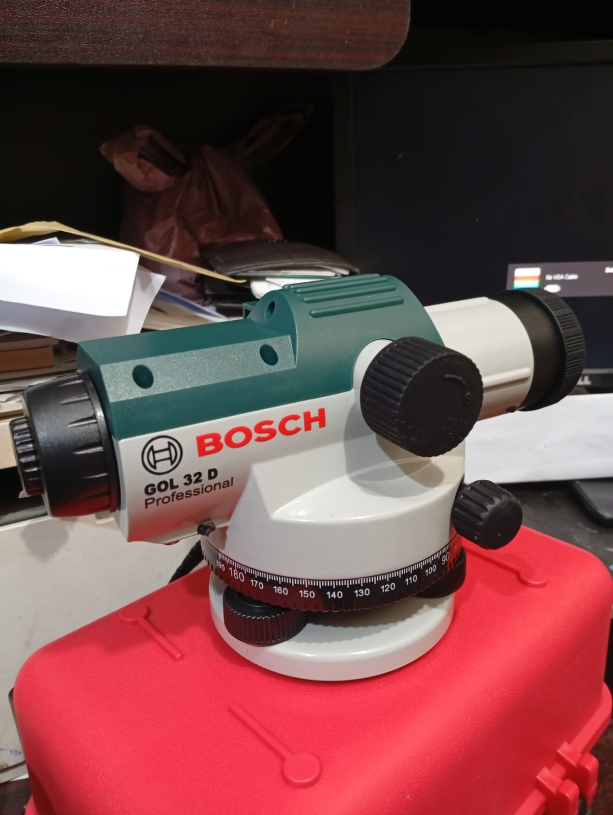 BOSCH Automatic Level Machine with 32× Tell: 03219269422