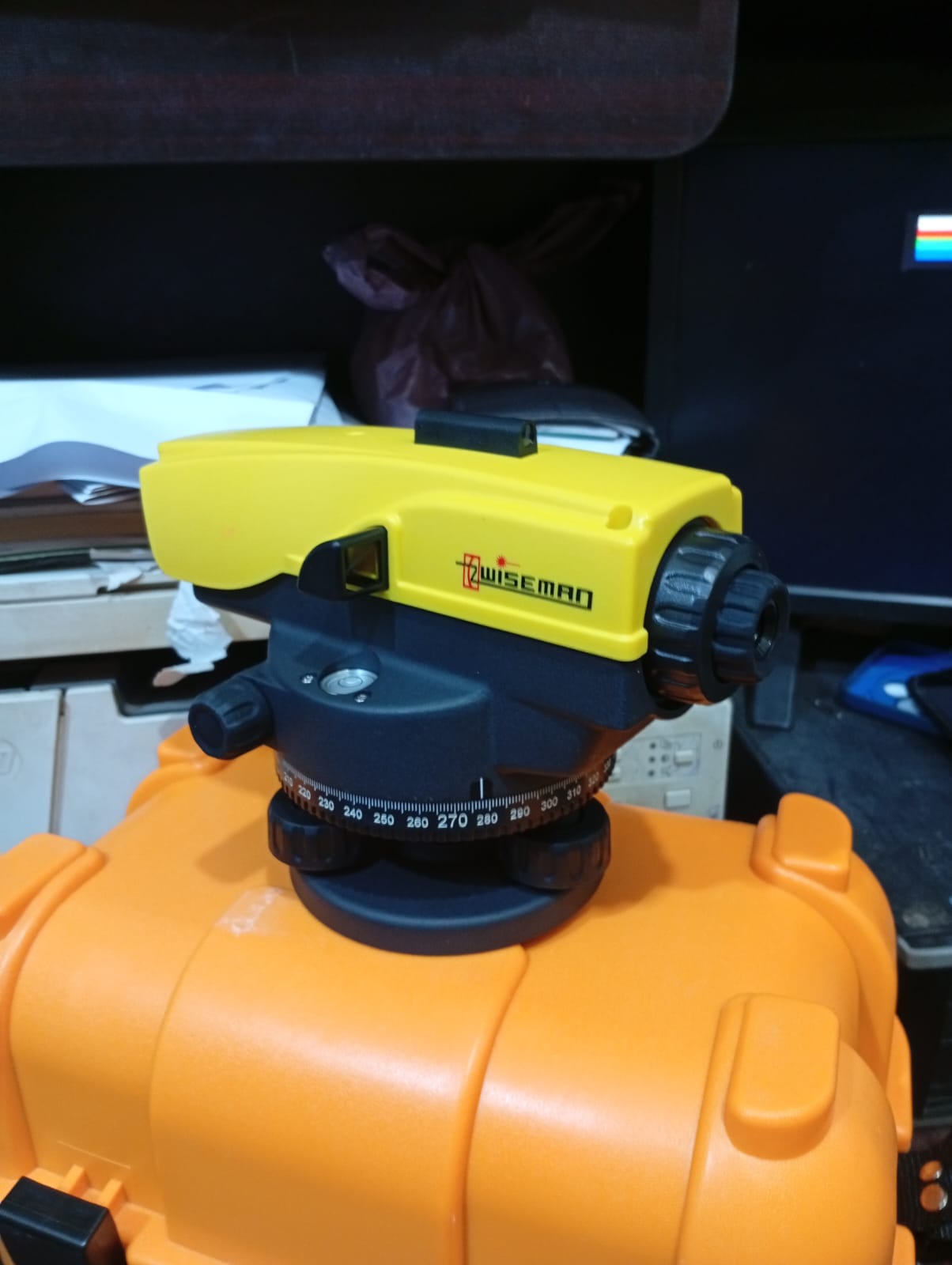 WISEMEN Automatic Level Machine Model AL18 with 32× magnification