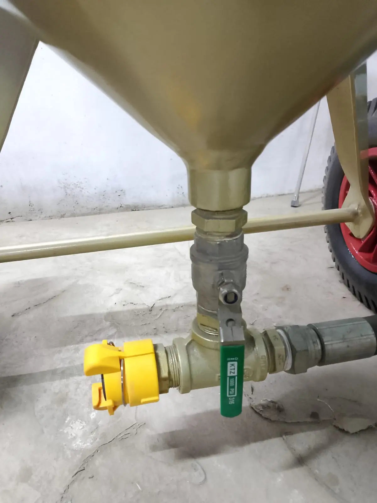 Sand Blasting Machine for Rust and Paint Removal Tell: 03219269422 LESCO