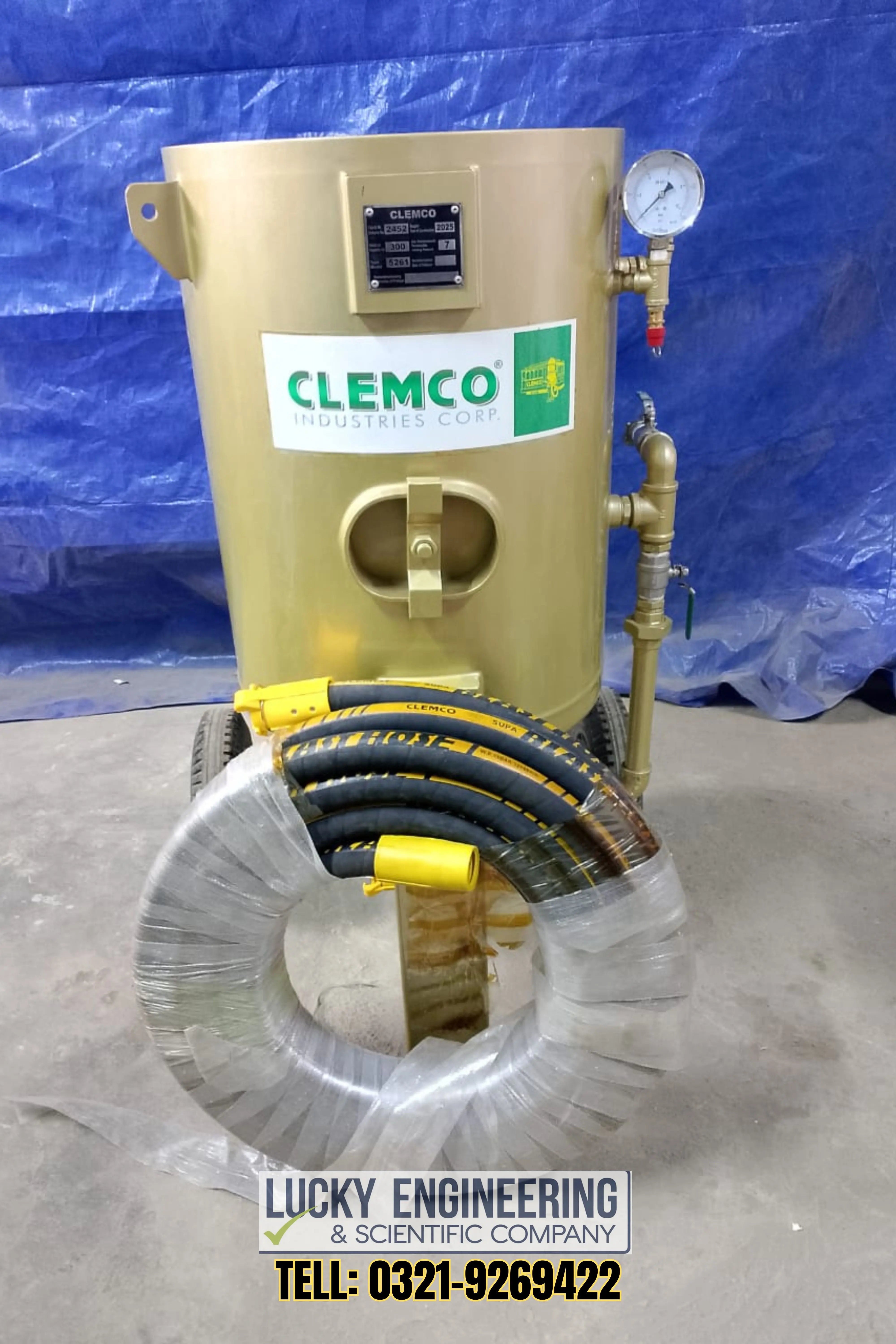 Abrasive blasting equipment for metal surface cleaning
