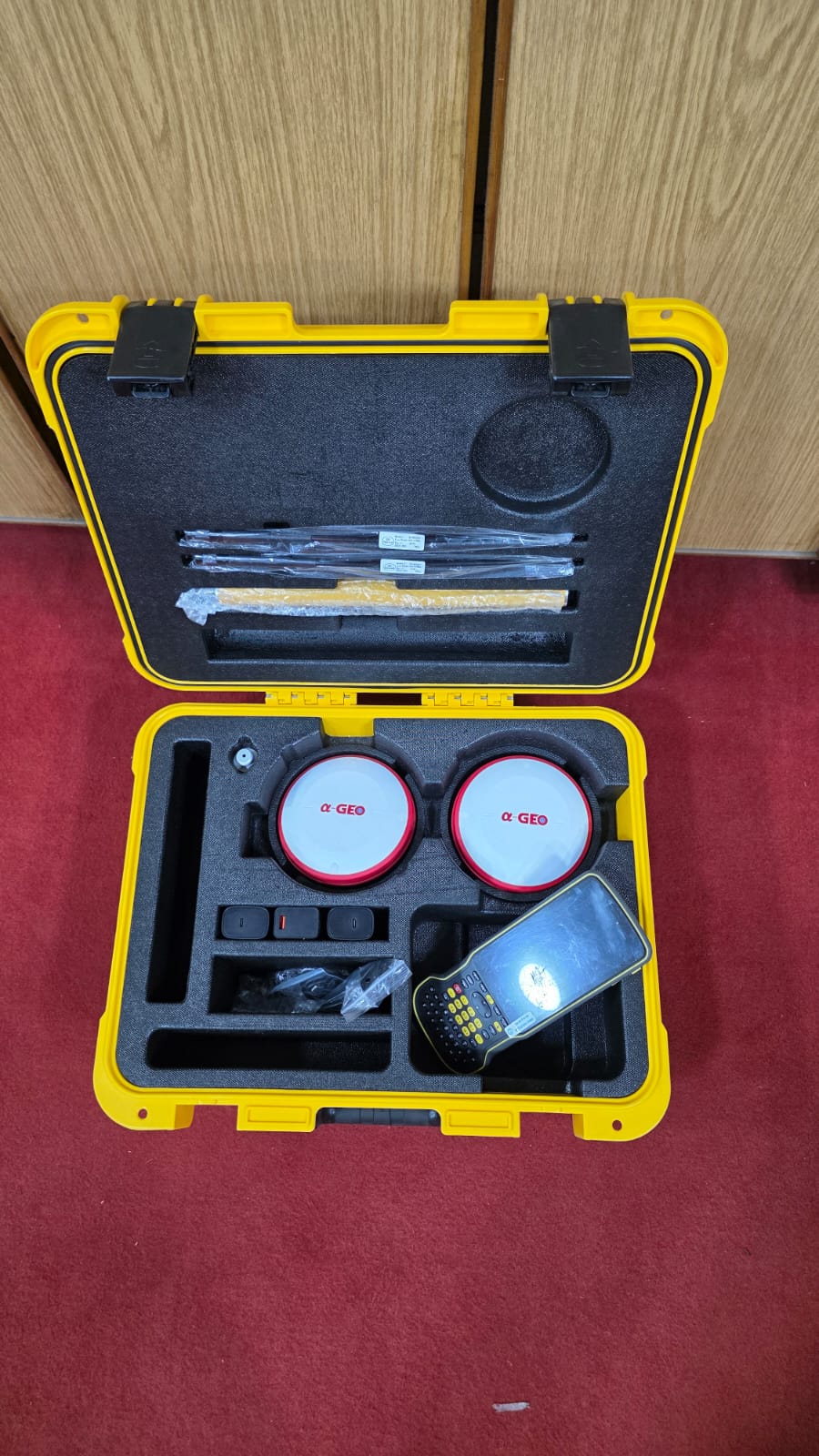 Alpha GEO L100 PRO GNSS receiver for high-precision land surveying