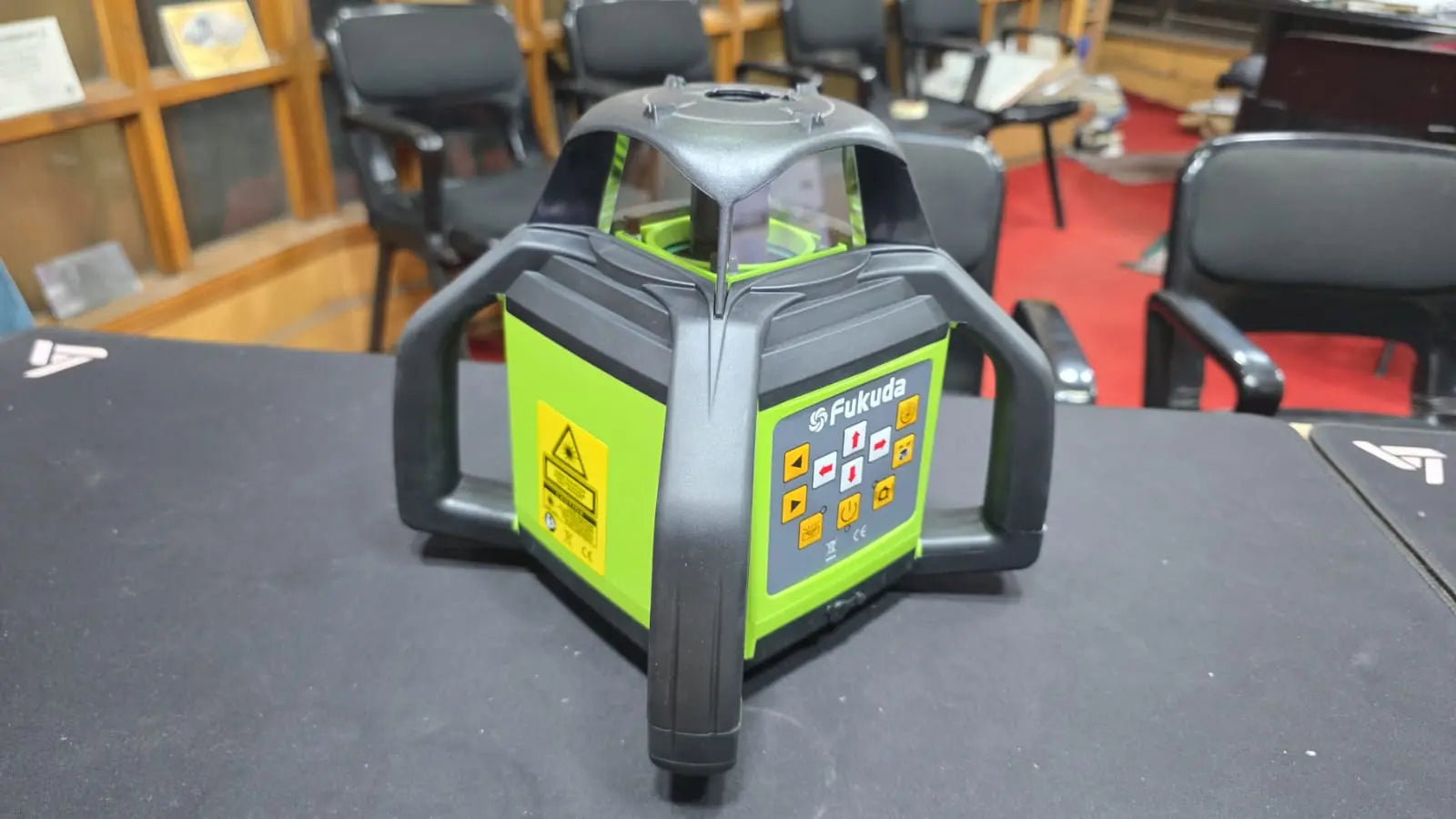 Automatic self leveling laser level machine