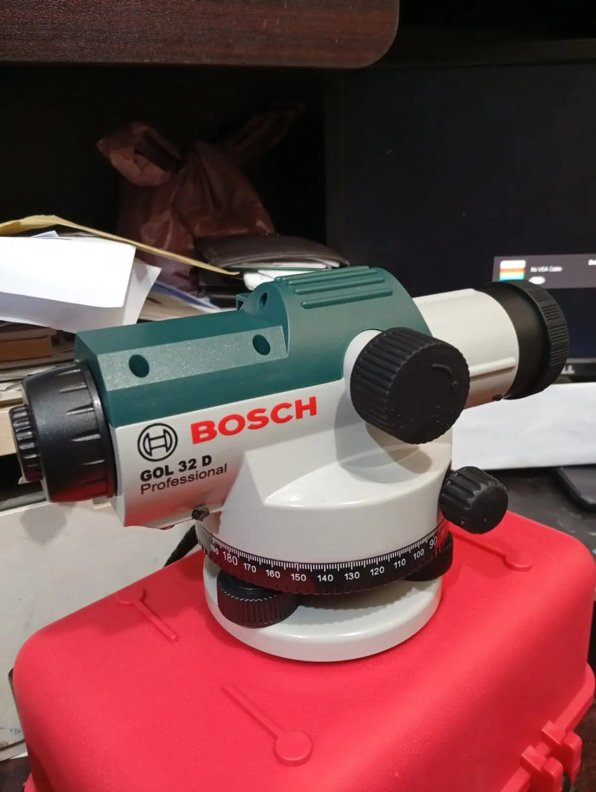High precision Bosch automatic level for land surveying and site work