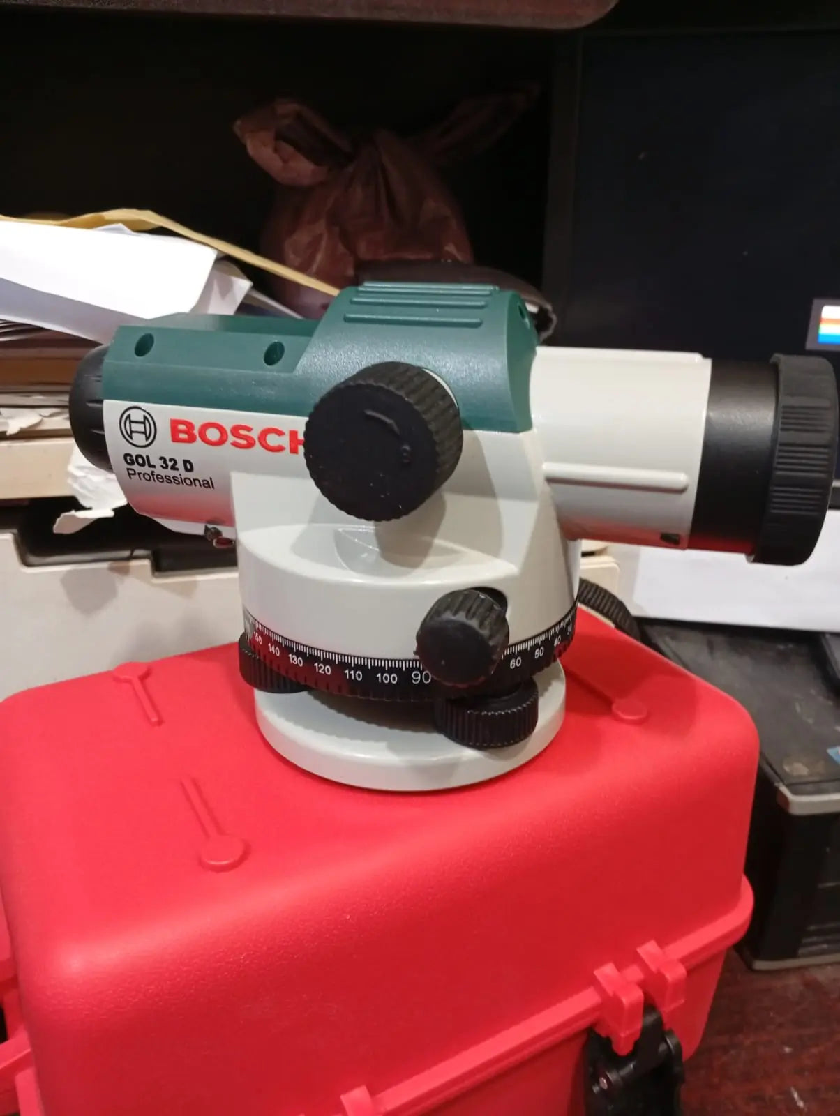 Bosch optical dumpy level 32x for accurate leveling and engineering projects