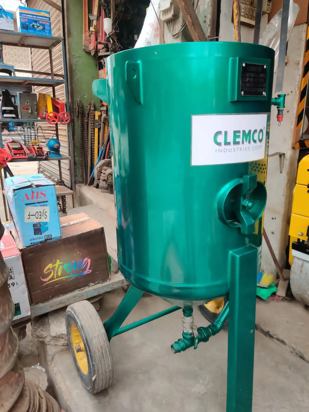Sand Blasting Machine- Pakistan Tell: 03219269422 Lucky Engineering