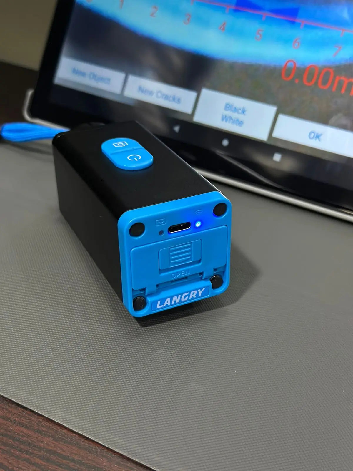 digital crack width gauge