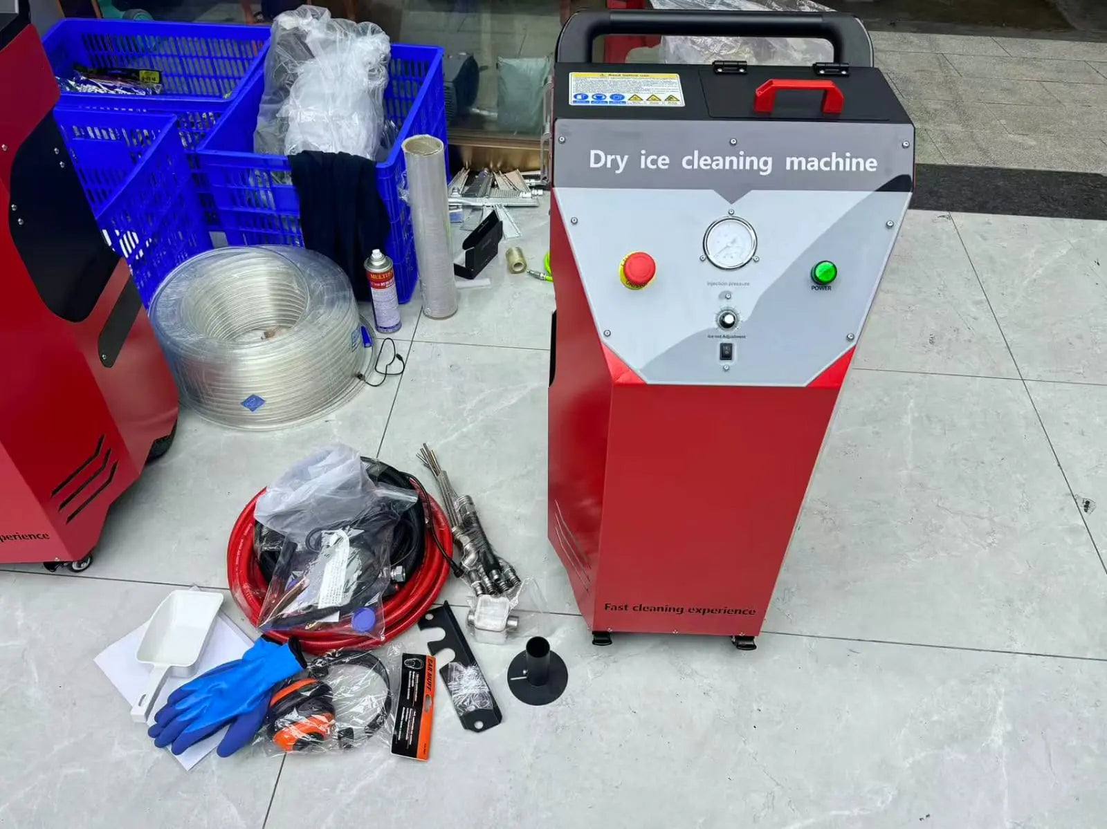 Dry ice cleaning machine for industrial surface cleaning