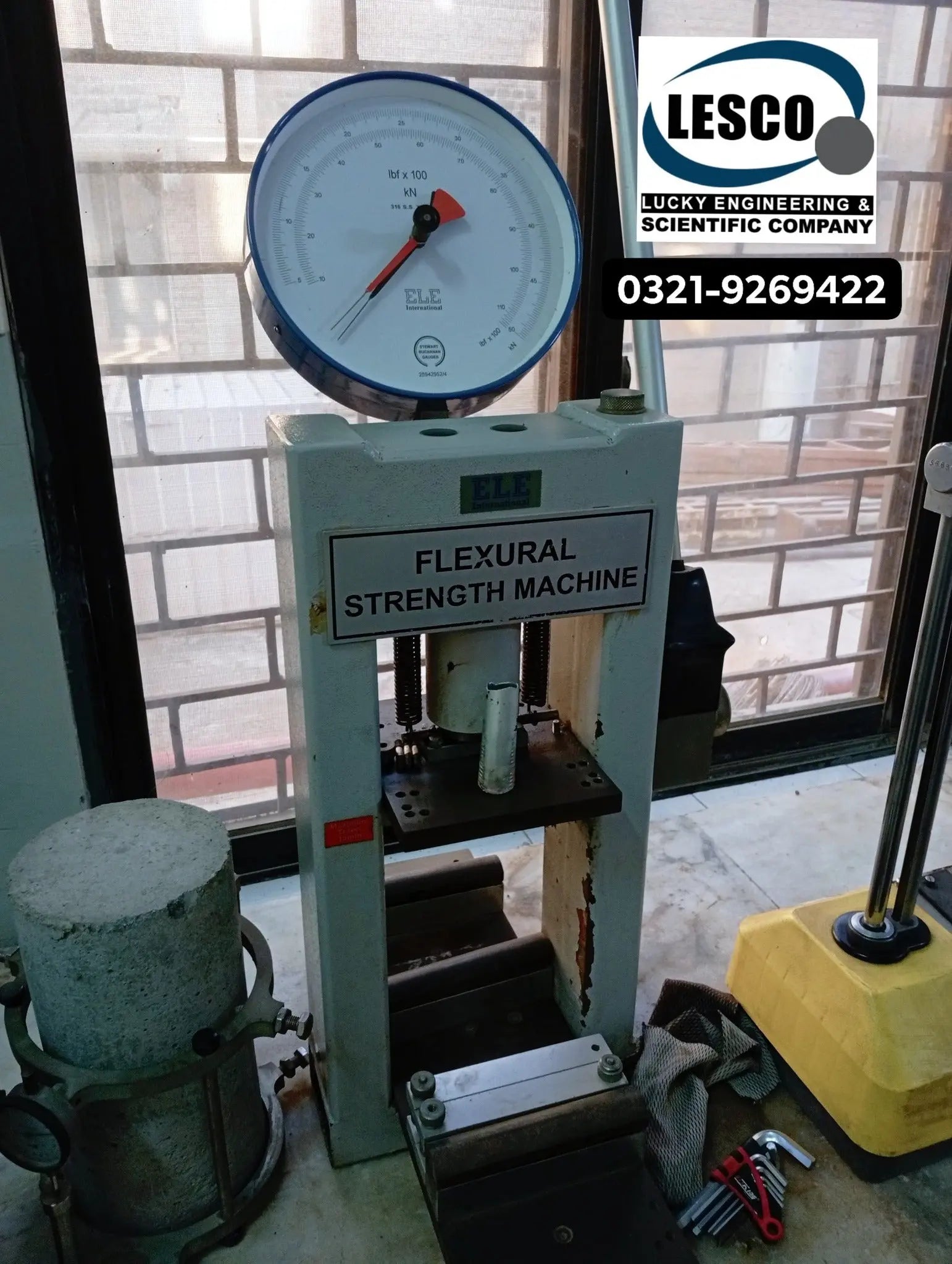 Flexural Strength Machine | Beam Bending Testing Equipment for Concrete LESCO