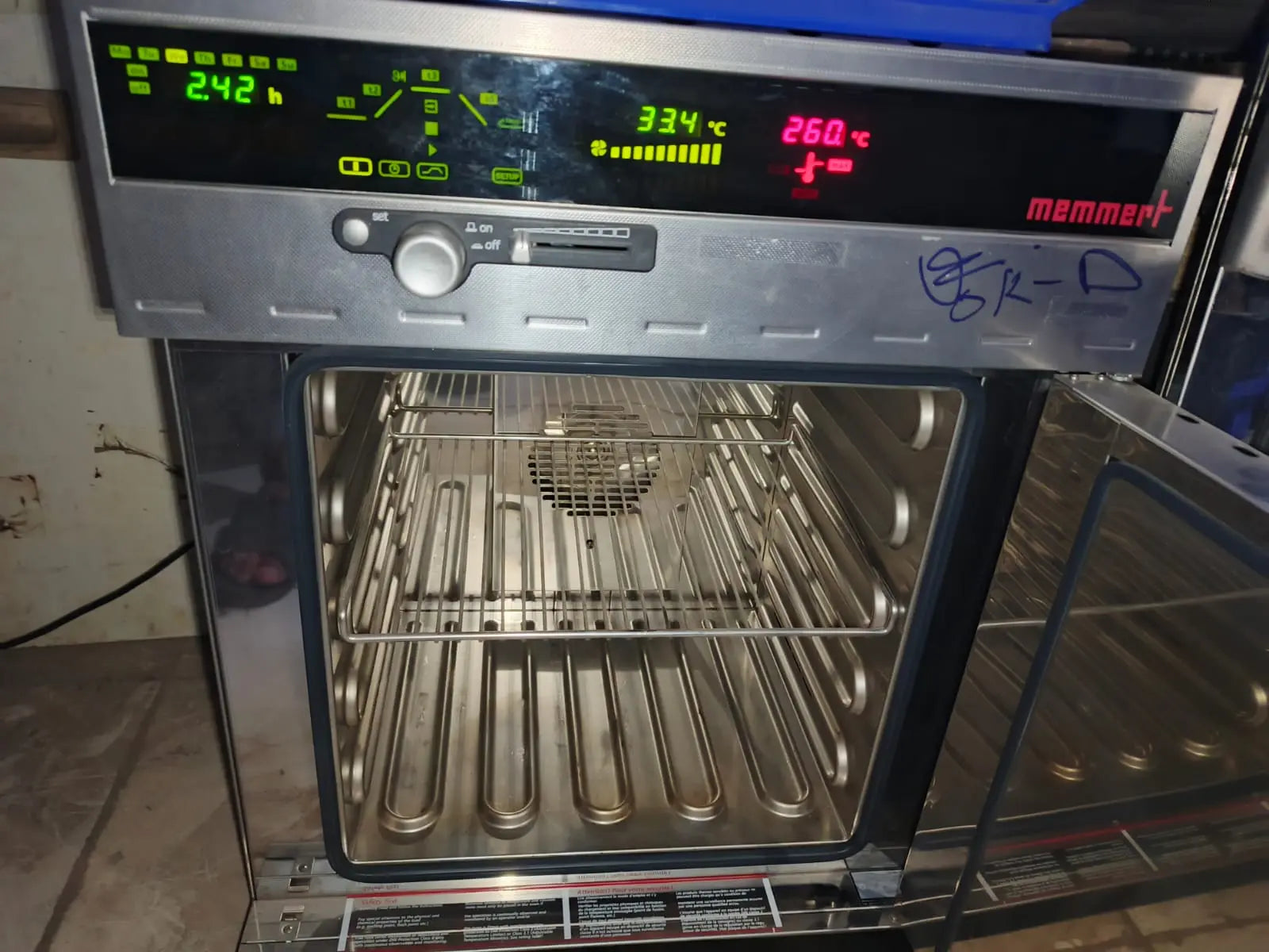 Memmert UFE 400 Lab Oven Pakistan | 53L Forced Air Drying Oven | Memmert Heating Oven Price Pakistan | Laboratory Drying Oven Pakistan LESCO