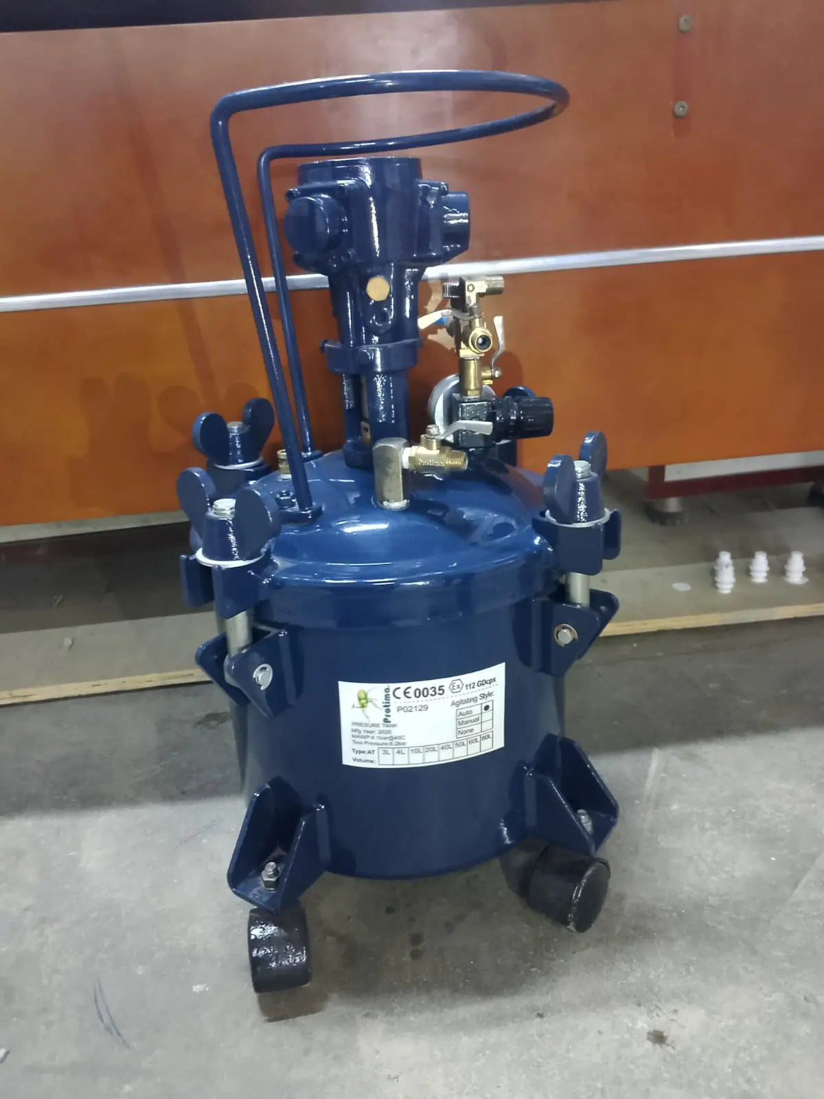 Airless spray painting machine for uniform coating and professional finishing