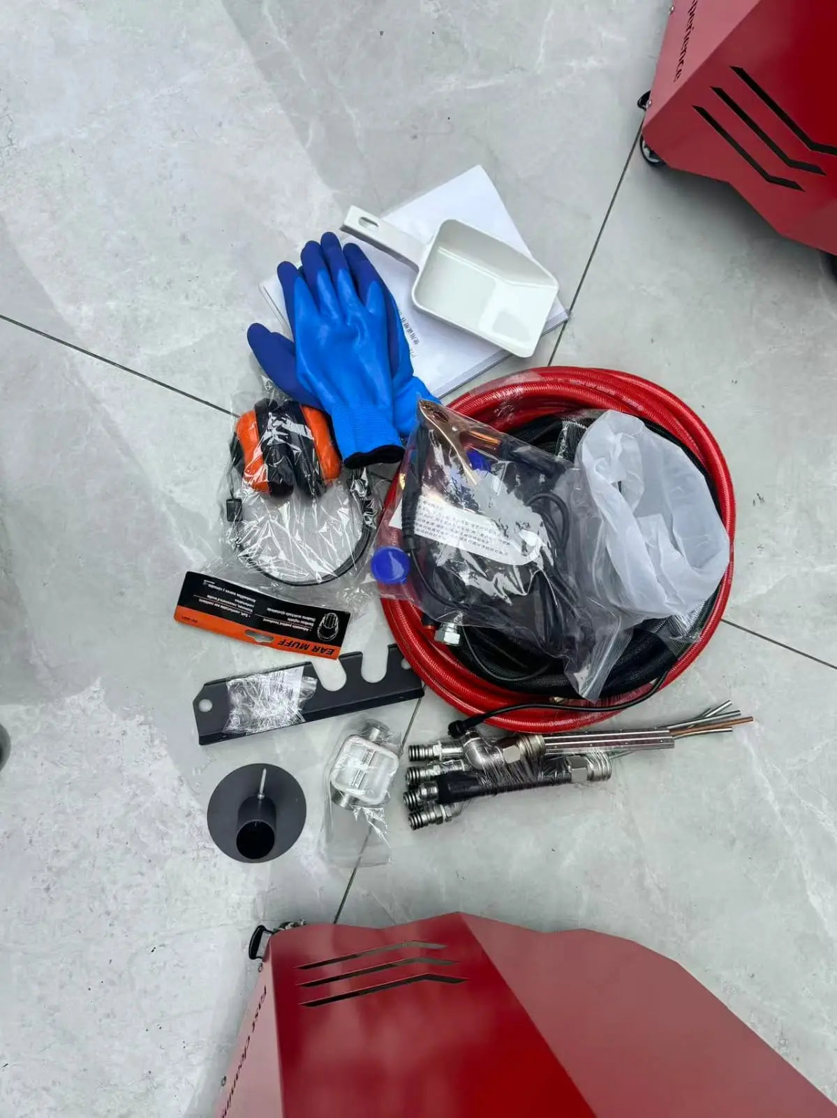 Portable dry ice cleaning machine for onsite cleaning